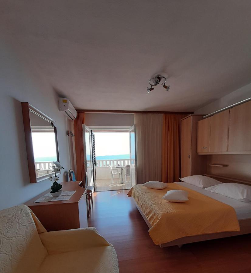 Guest House Fenix Brela Exterior photo