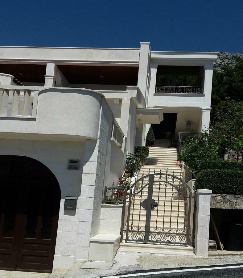 Guest House Fenix Brela Exterior photo