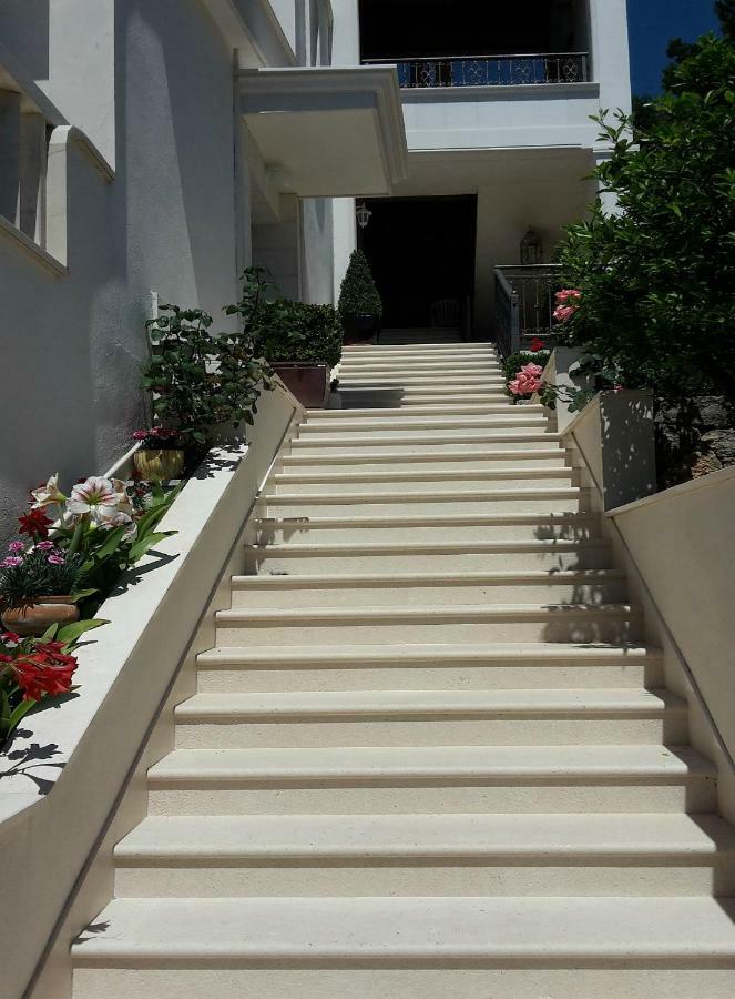 Guest House Fenix Brela Exterior photo