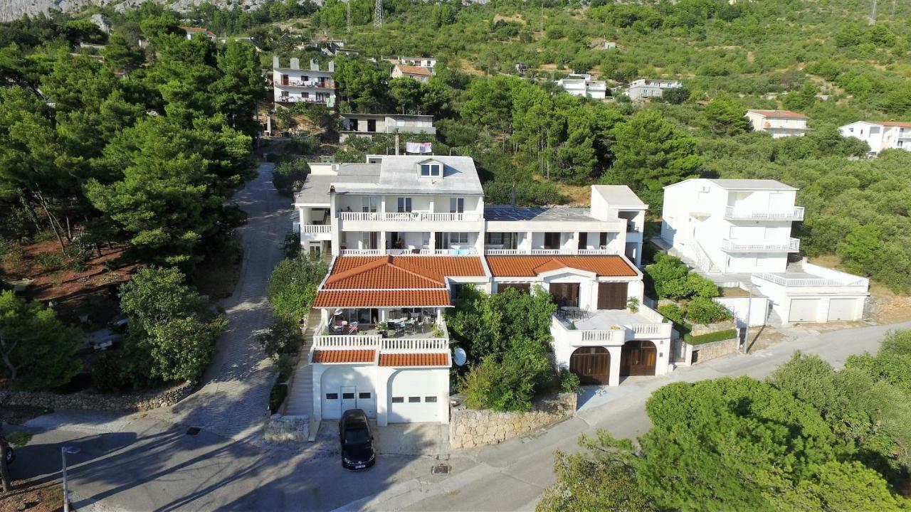 Guest House Fenix Brela Exterior photo