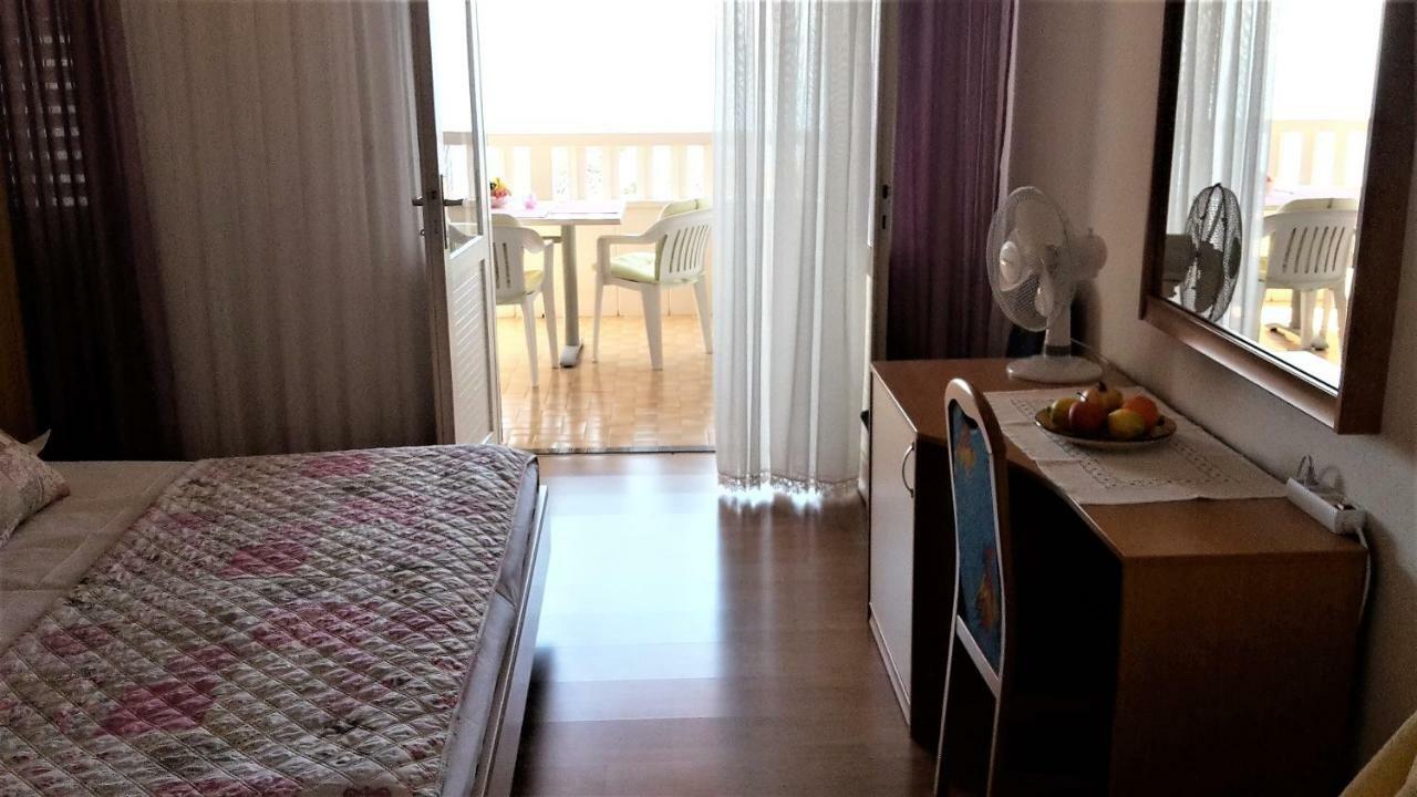 Guest House Fenix Brela Exterior photo